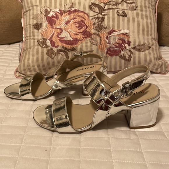 RIALTO Silver Sandals size 7.5 - Picture 5 of 6